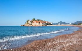 Montesan Luxury Apartment Beach Front