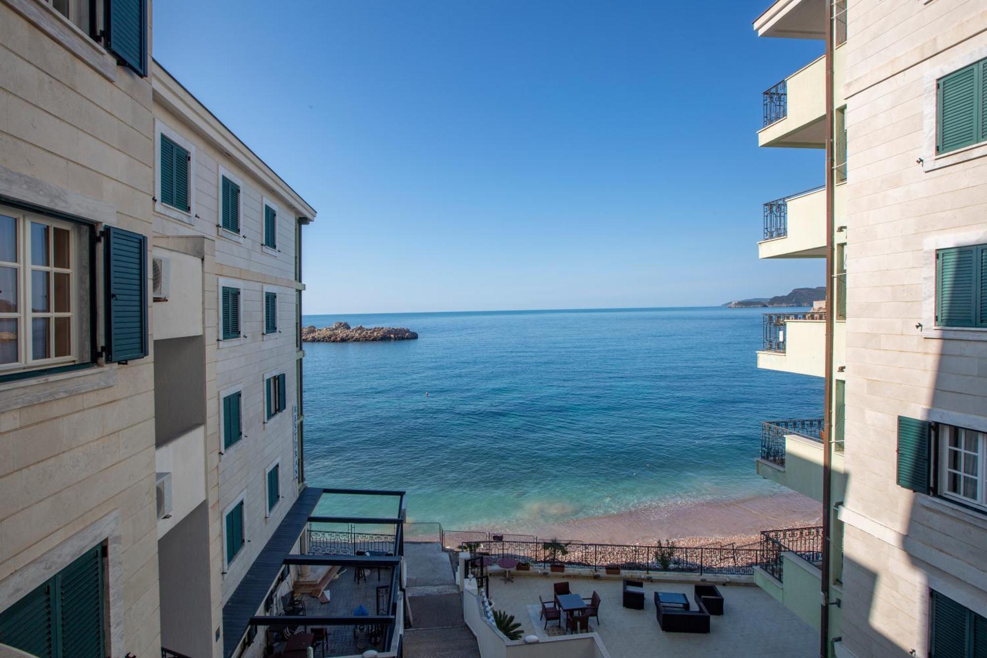 Montesan Luxury Apartment Beach Front Sveti Stefan Dış mekan fotoğraf