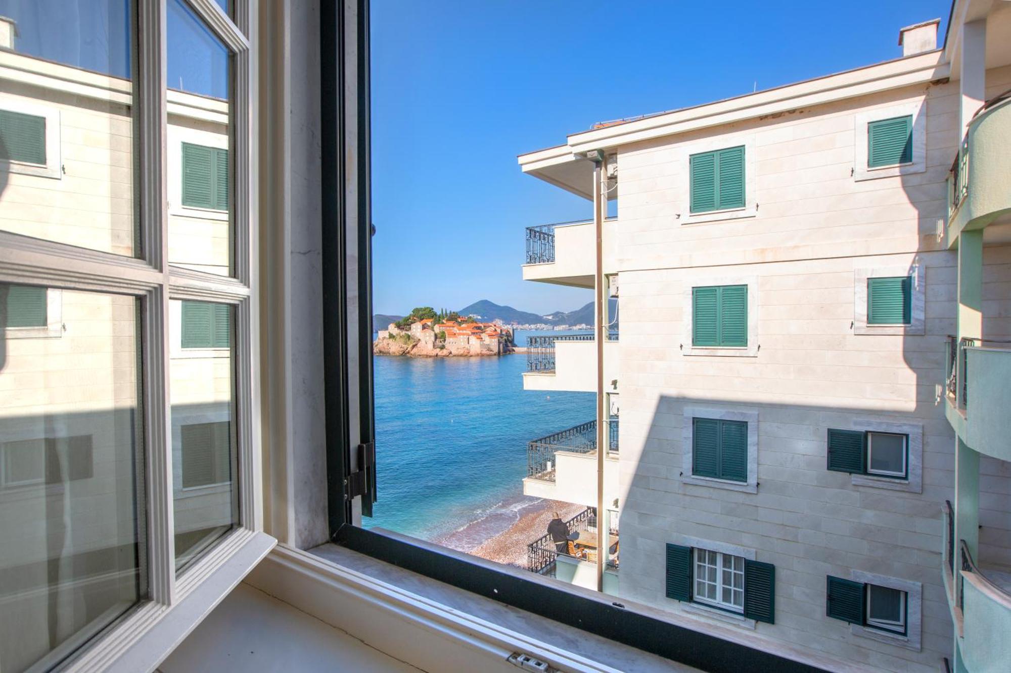 Montesan Luxury Apartment Beach Front Sveti Stefan Dış mekan fotoğraf