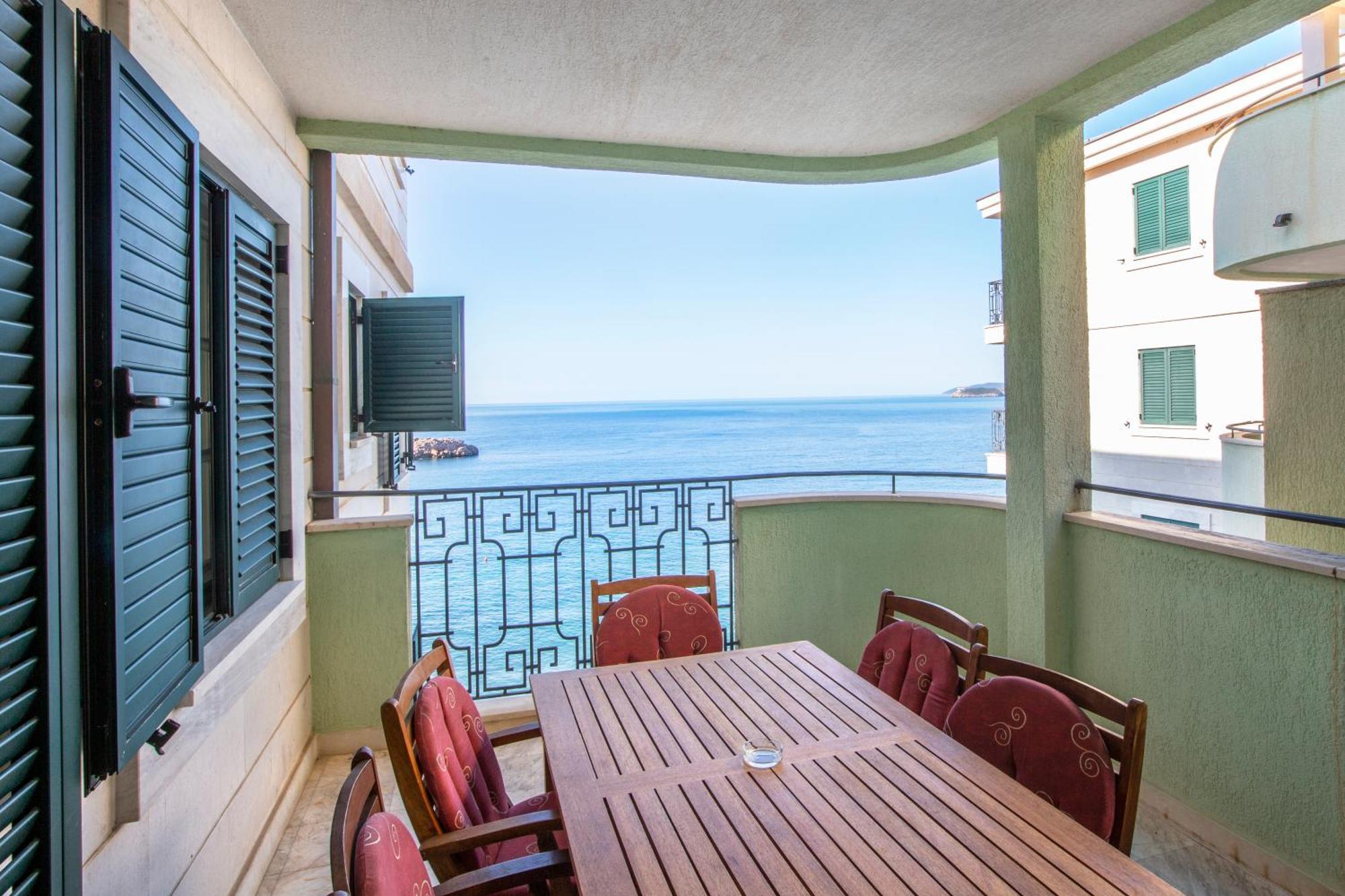 Montesan Luxury Apartment Beach Front Sveti Stefan Dış mekan fotoğraf