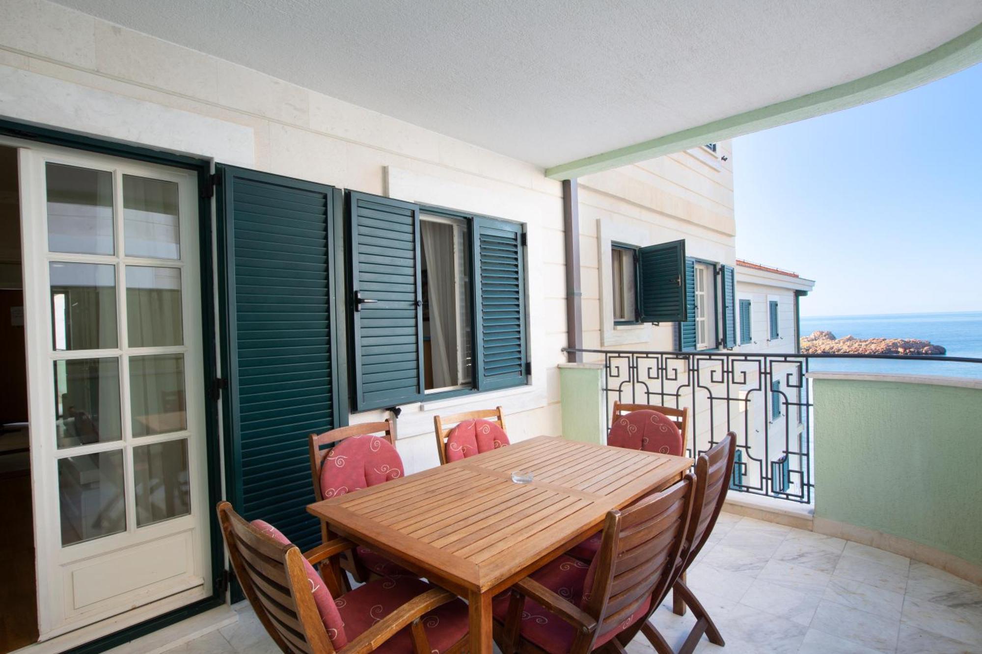 Montesan Luxury Apartment Beach Front Sveti Stefan Dış mekan fotoğraf