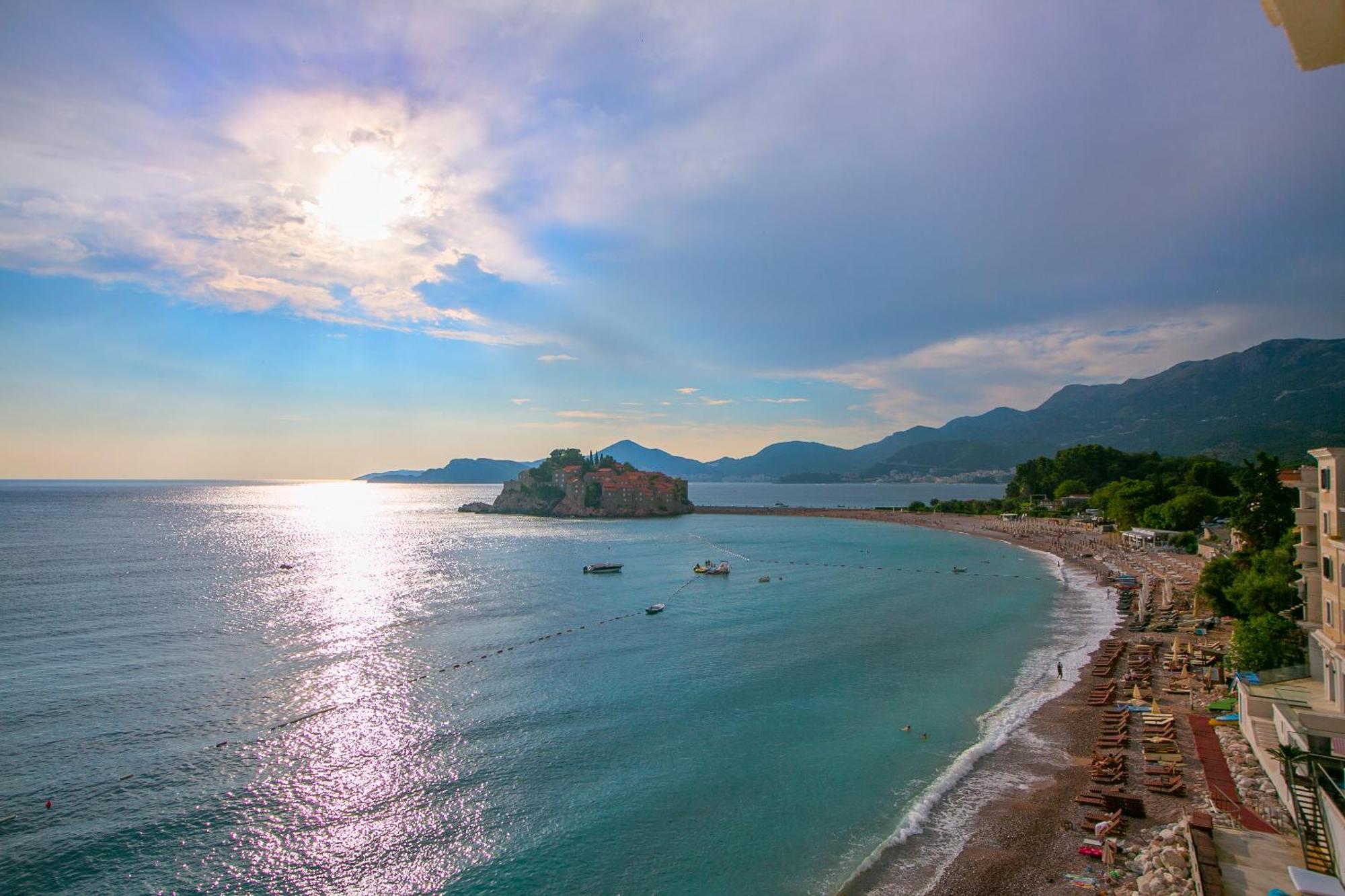 Montesan Luxury Apartment Beach Front Sveti Stefan Dış mekan fotoğraf