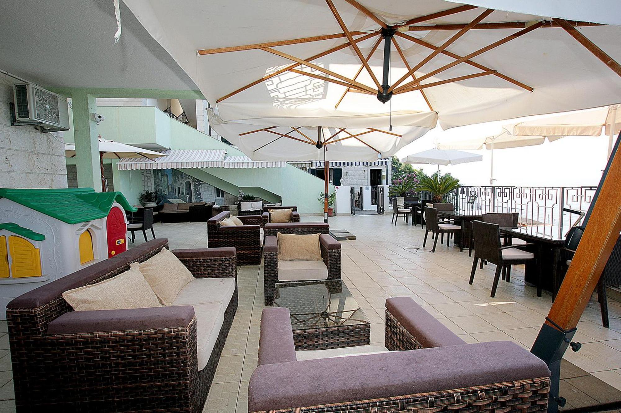 Montesan Luxury Apartment Beach Front Sveti Stefan Dış mekan fotoğraf