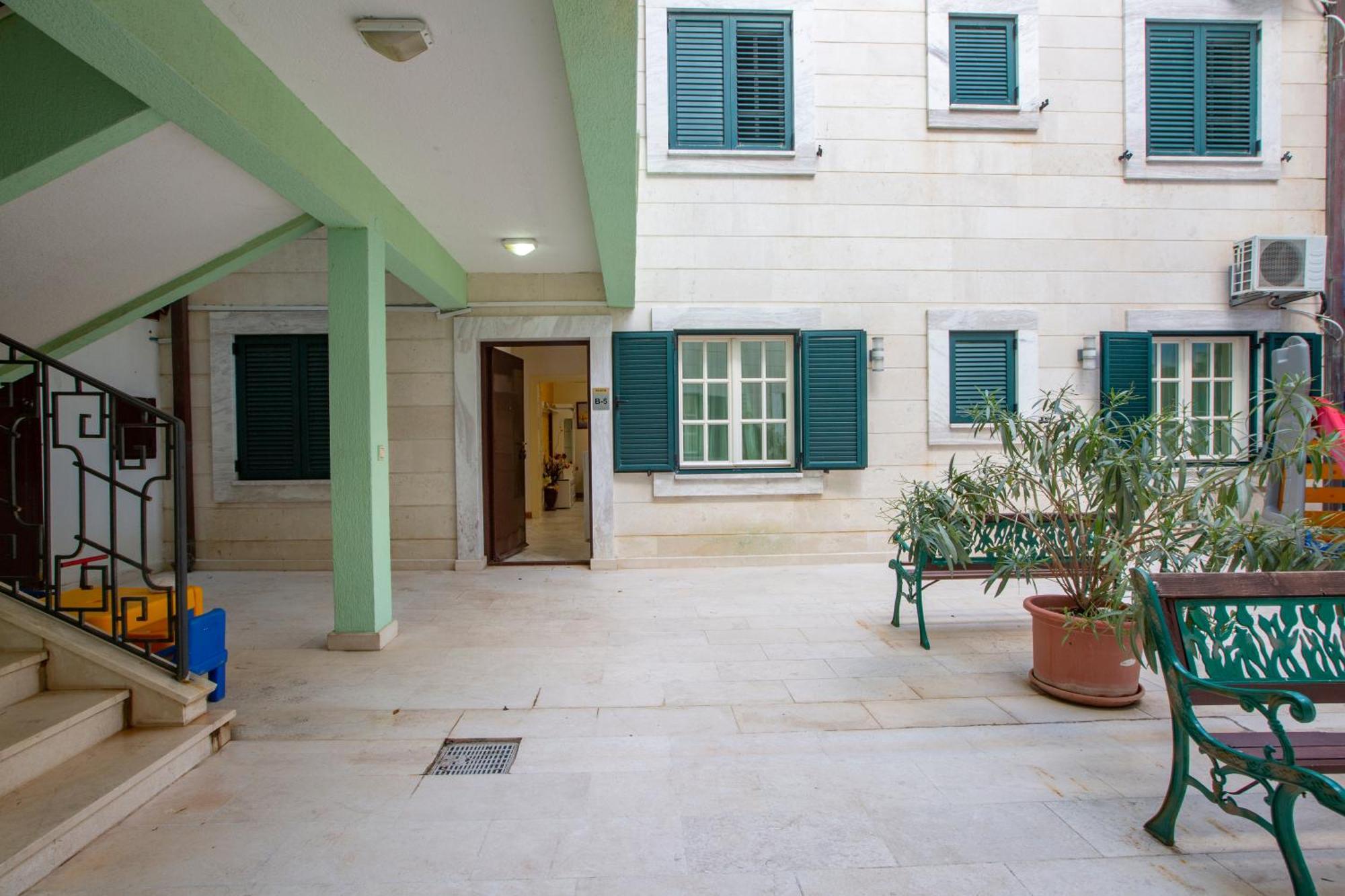 Montesan Luxury Apartment Beach Front Sveti Stefan Dış mekan fotoğraf